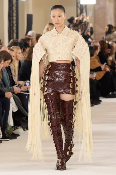 Look 17